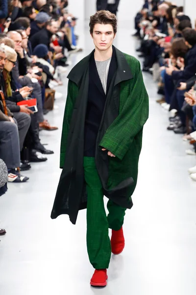 Look 25